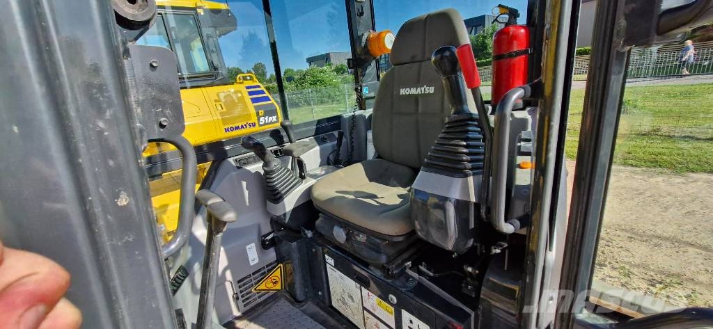 Komatsu PC 24 MR-5 حفارات صغيرة أقل من 7 طن (حفارات صغيرة)