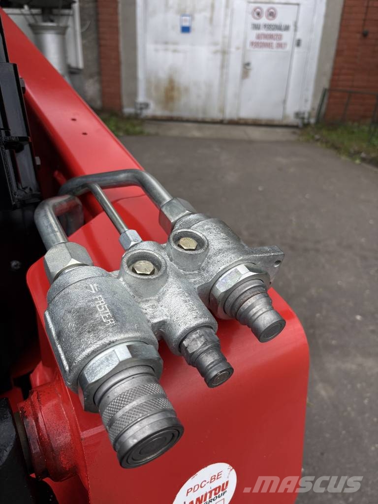 Manitou 1350 RT لوادر زحافة