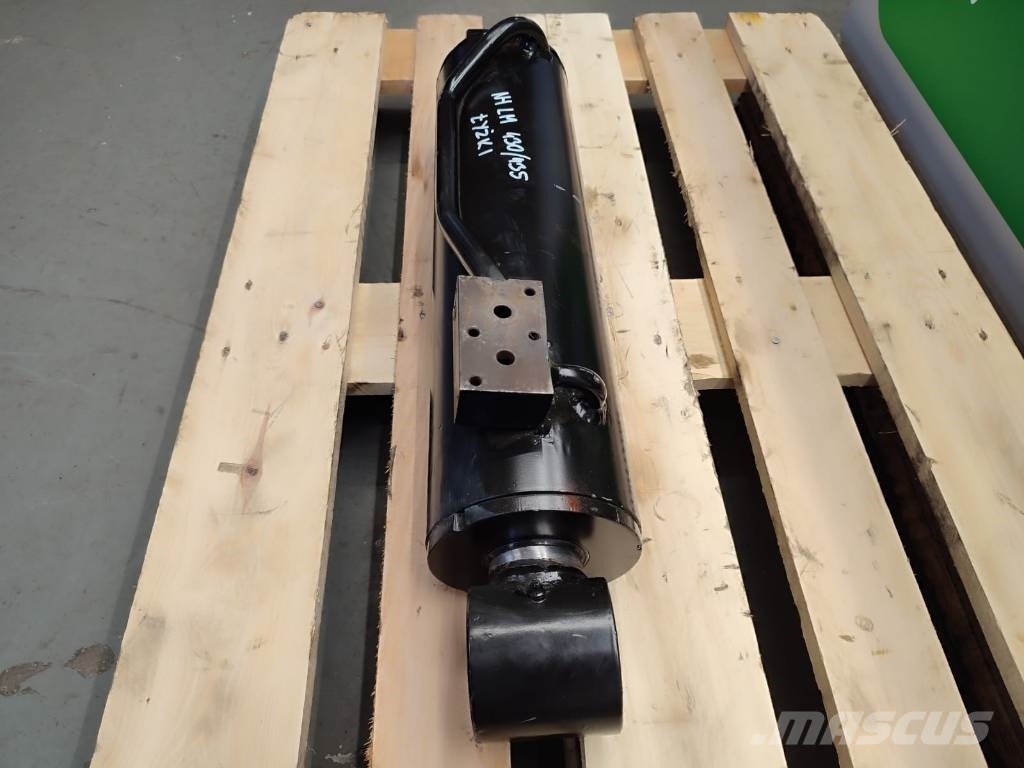 New Holland LM 430 bucket leveling hydraulic cylinder Hydraulics