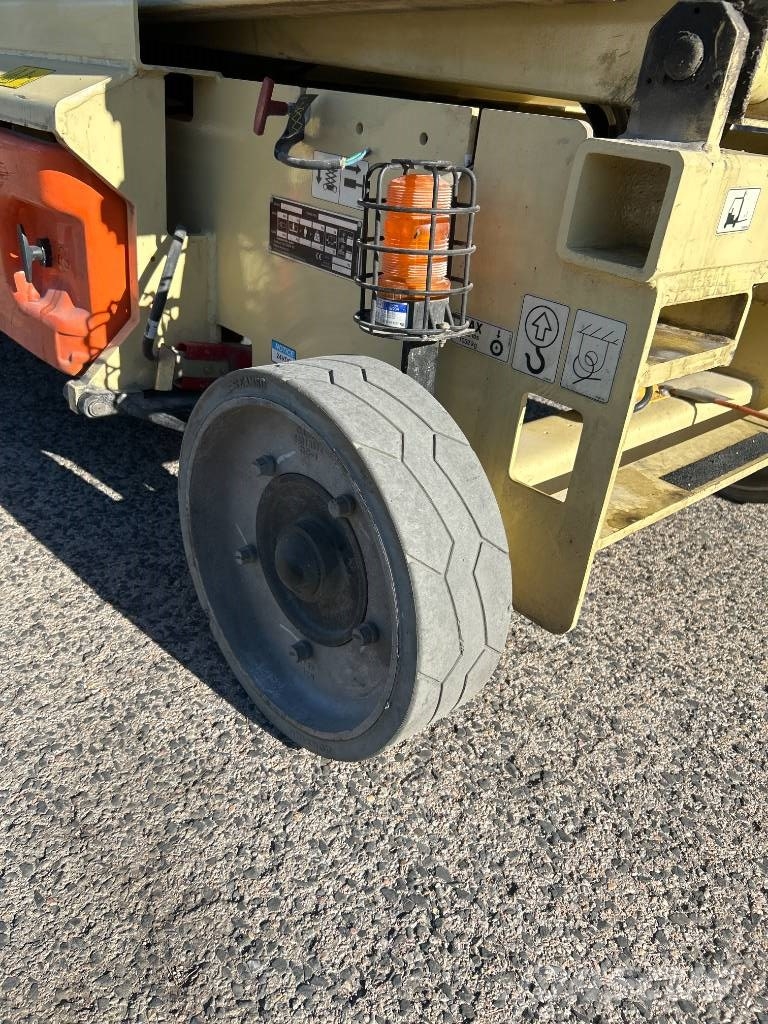 JLG ES 2646 Makazaste platforme
