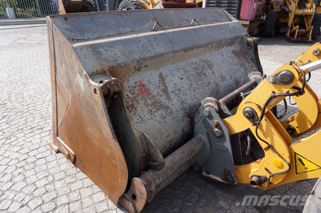 Liebherr L 542 Wielladers