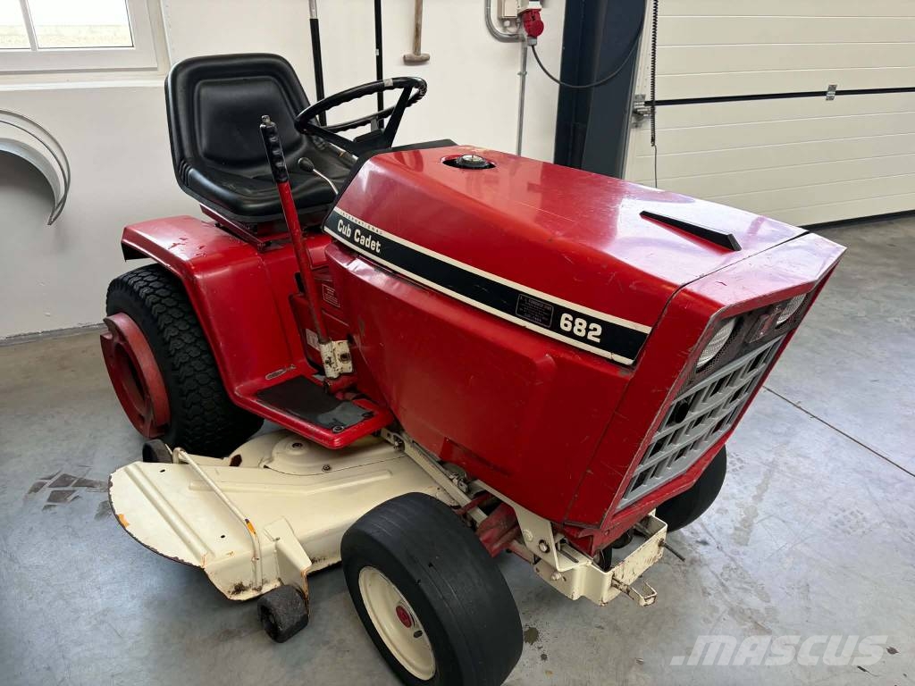 Cub Cadet 682 ركوب الحشائش