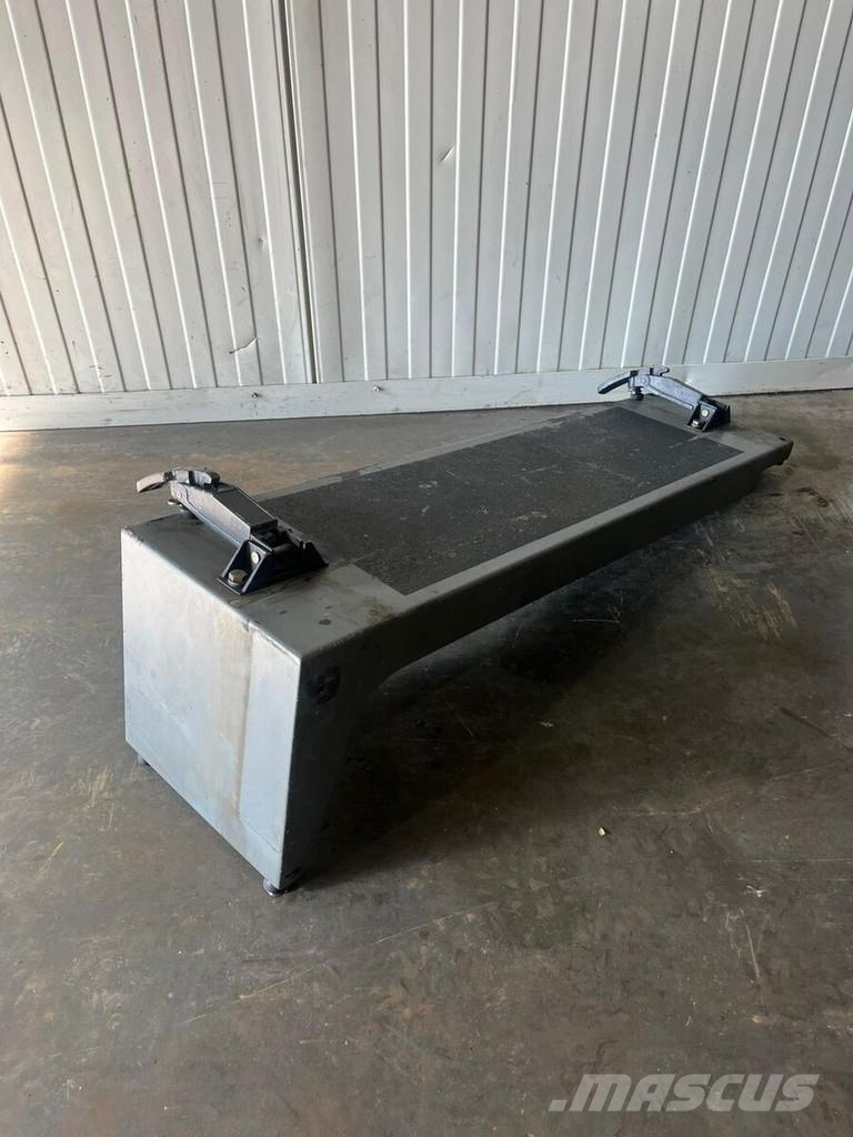 Liebherr cover Hydraulikk
