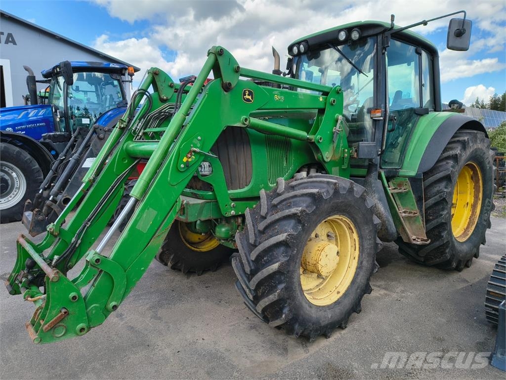 John Deere 6920S ETUKUORMAAJALLA Traktorer