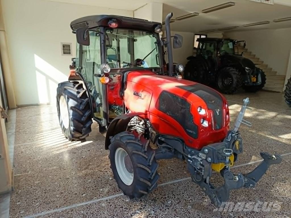 Valtra F 75 CAB Tractores