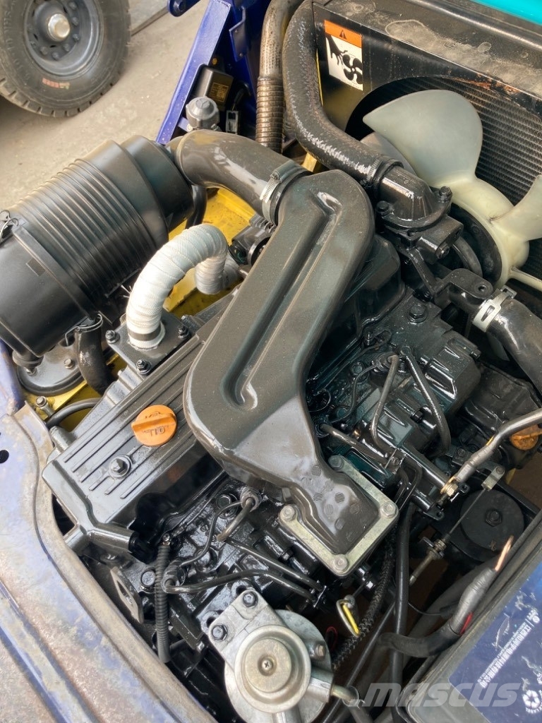 Komatsu FD25 디젤 지게차