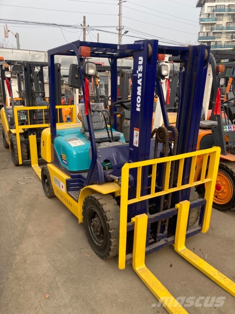 Komatsu FD25 디젤 지게차