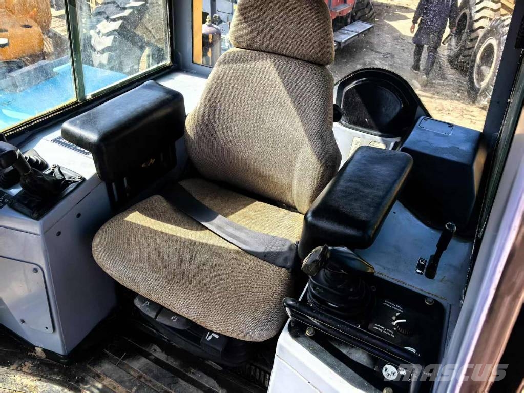 CAT D5K 28th Anniversary Promotion Price Dozer cingolati