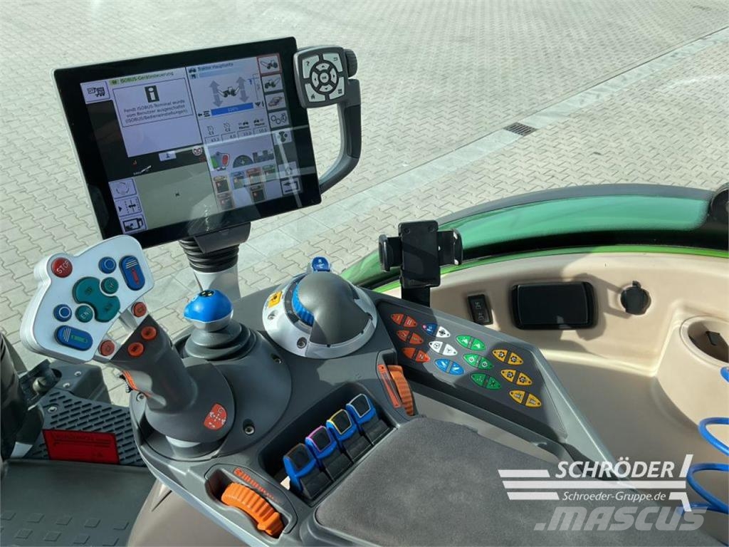 Fendt 724 VARIO S4 PROFI PLUS Трактори