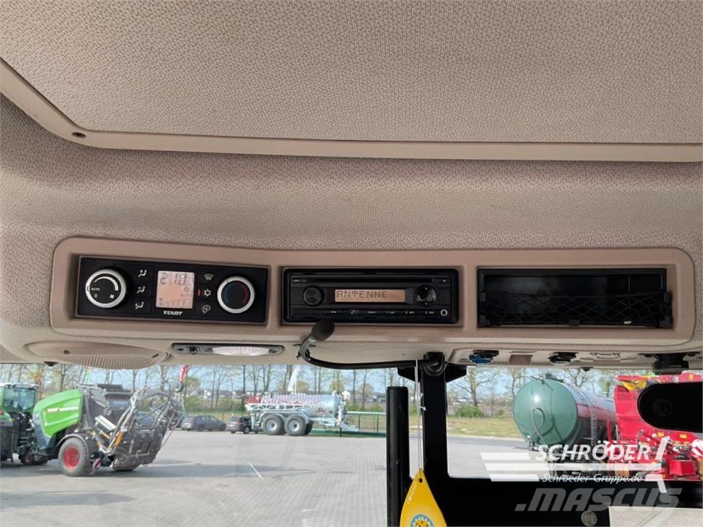 Fendt 724 VARIO S4 PROFI PLUS Трактори