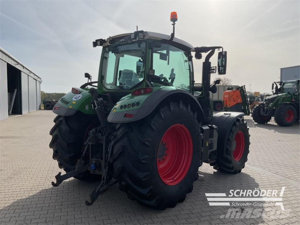 Fendt 724 VARIO S4 PROFI PLUS Трактори