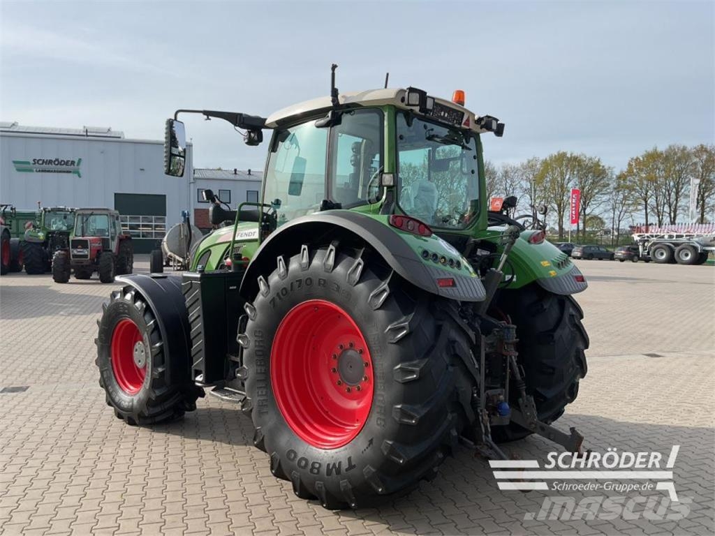 Fendt 724 VARIO S4 PROFI PLUS Трактори