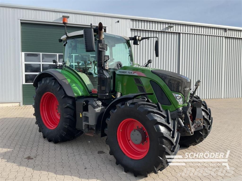 Fendt 724 VARIO S4 PROFI PLUS Трактори