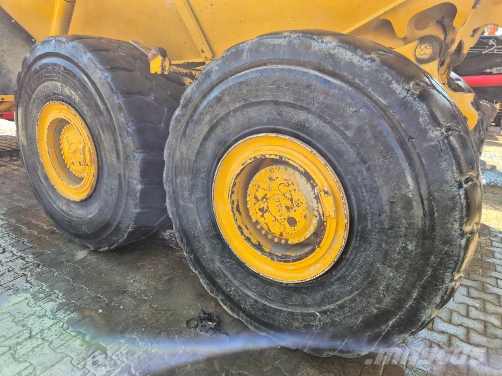 Bell B 40 E Artikulētie pašizgāzēji