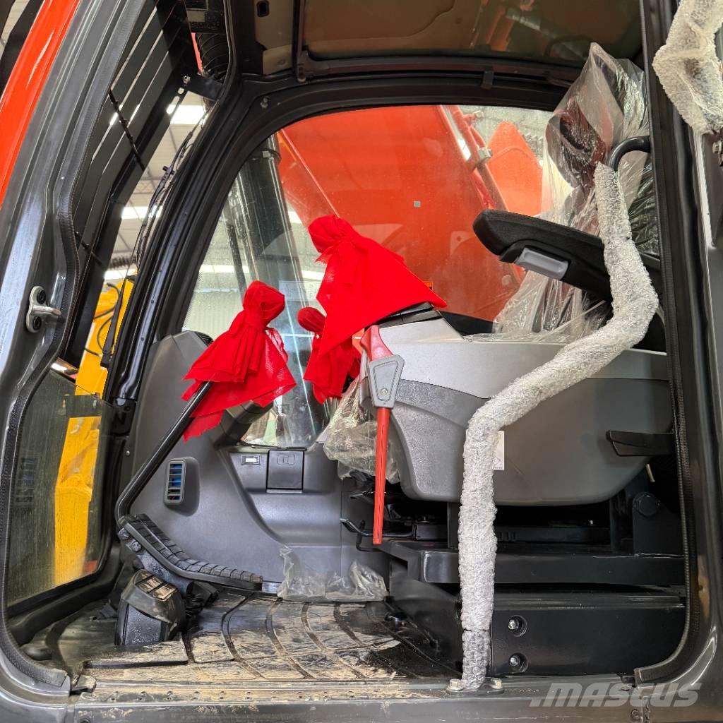 Doosan DX 225 대형 굴삭기 29톤 이상