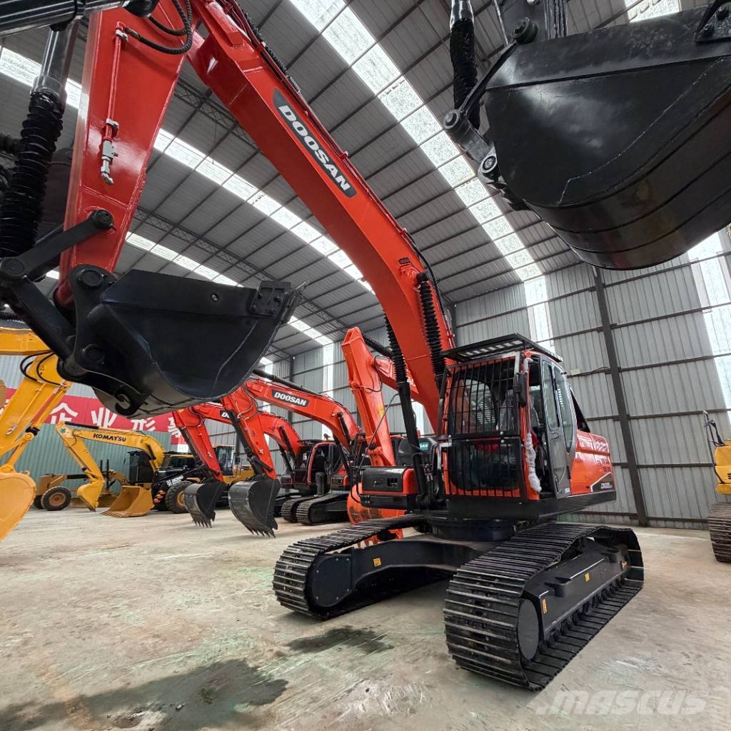 Doosan DX 225 대형 굴삭기 29톤 이상