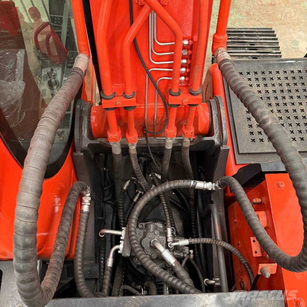 Doosan DX 225 대형 굴삭기 29톤 이상