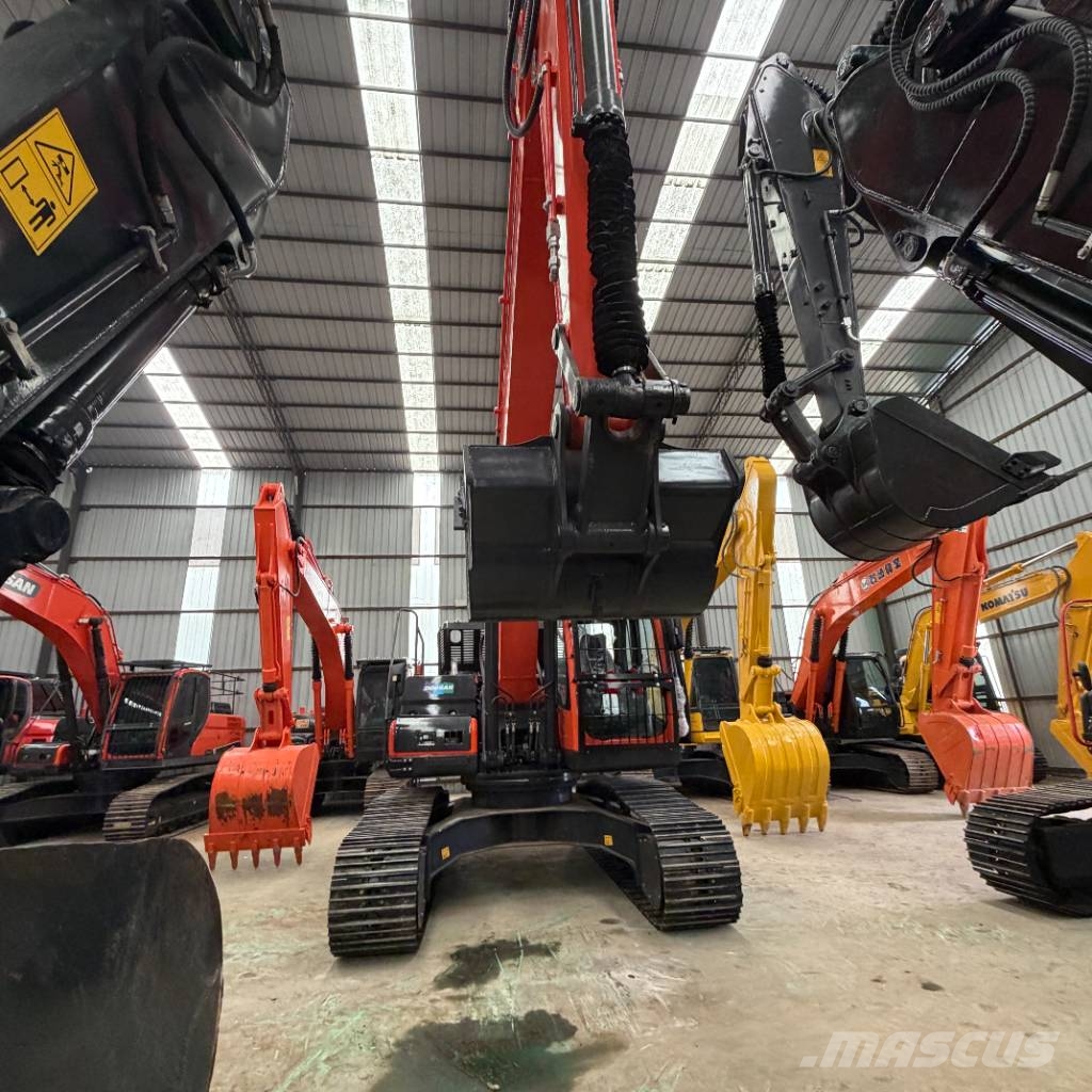 Doosan DX 225 대형 굴삭기 29톤 이상