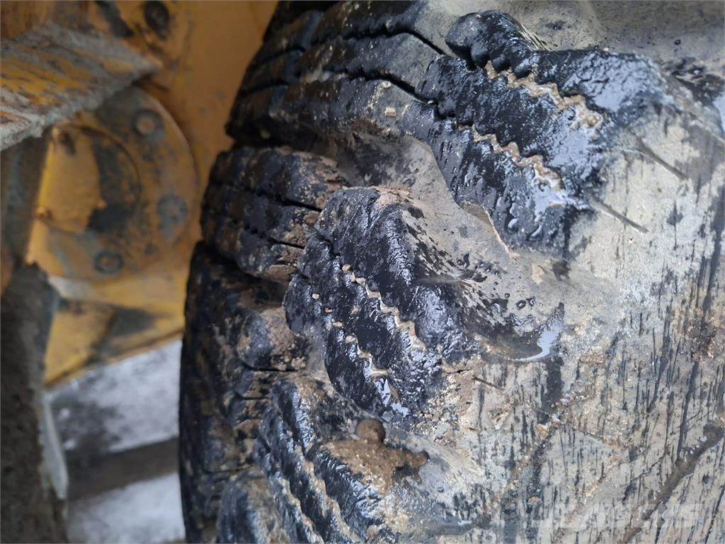 Volvo L90B Kolesni nakladalci