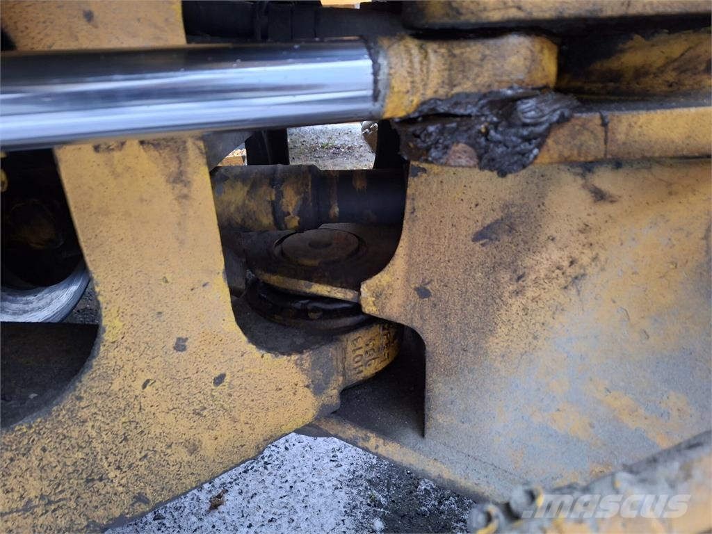 Volvo L90B Kolesni nakladalci