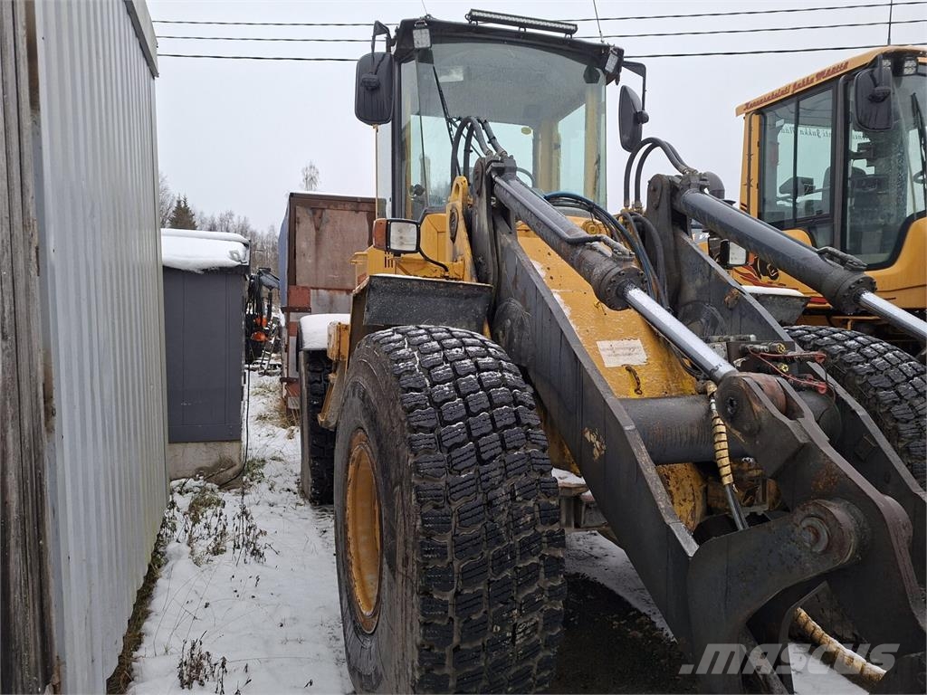 Volvo L90B Kolesni nakladalci