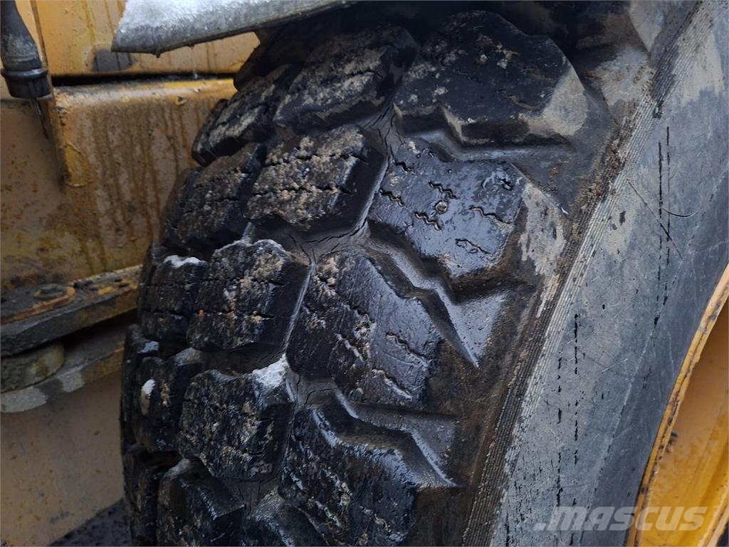 Volvo L90B Kolesni nakladalci