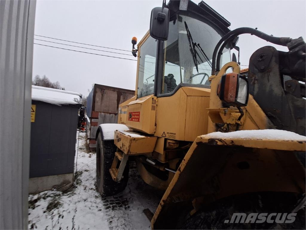 Volvo L90B Kolesni nakladalci