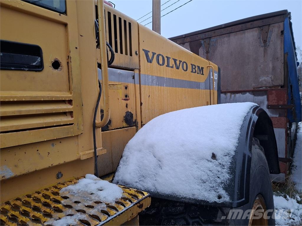 Volvo L90B Kolesni nakladalci