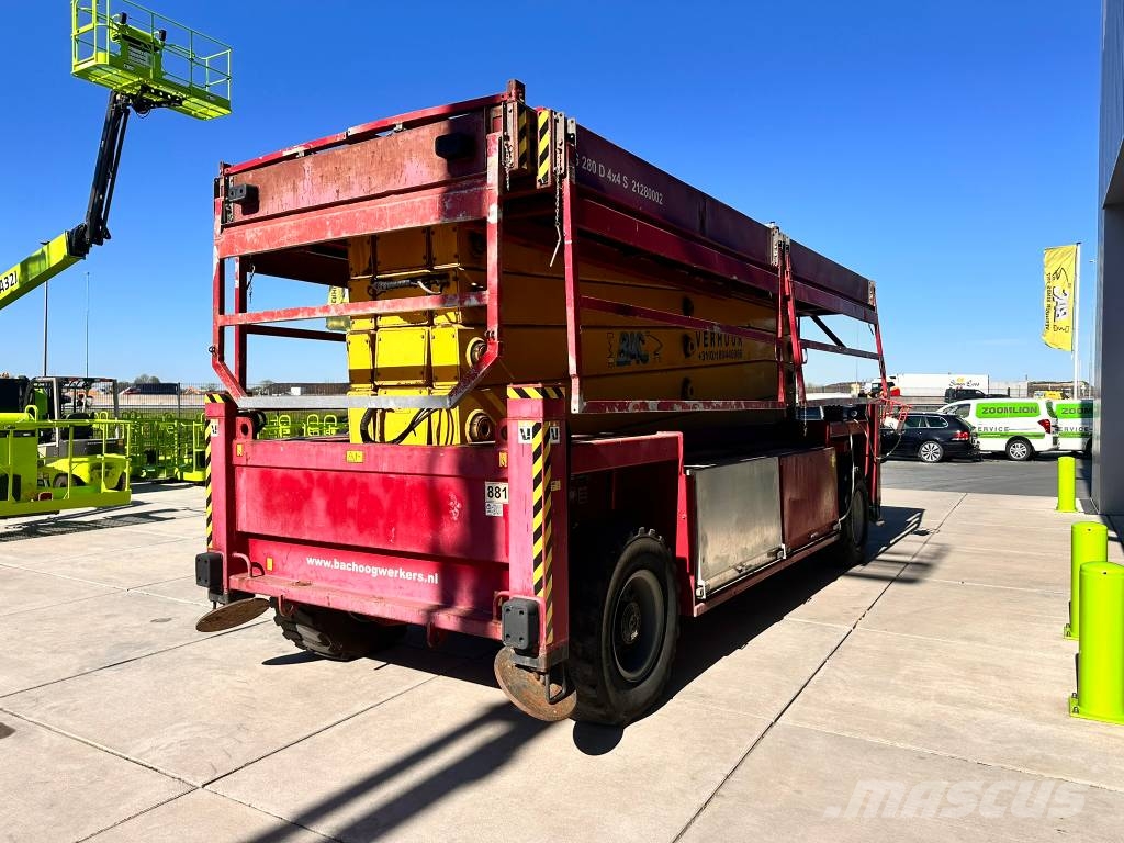 JLG Liftlux SL260-25D 4WD Škarjaste dvižne ploščadi