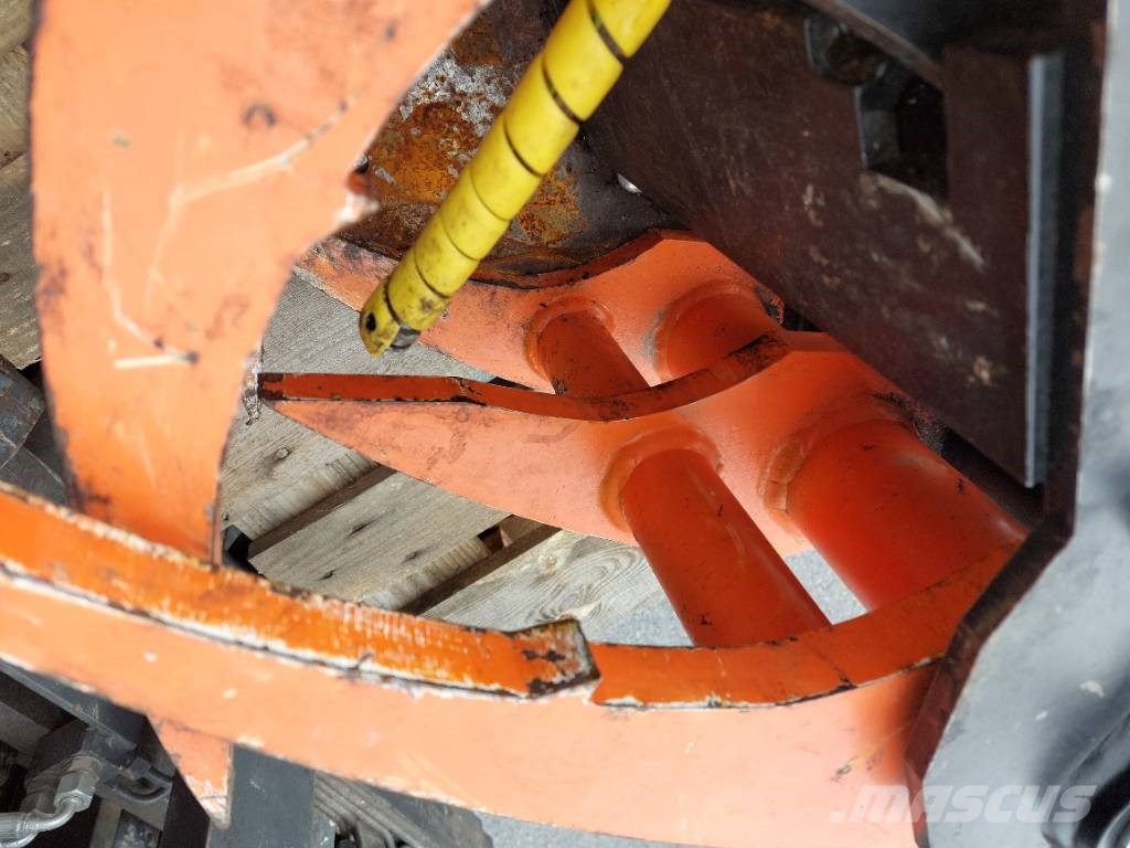 KX Treeshears Energiakoura KX-210 خطاطيف