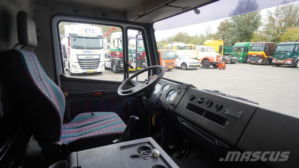 Mercedes-Benz 814 machine transporter truck Camiones portacoches