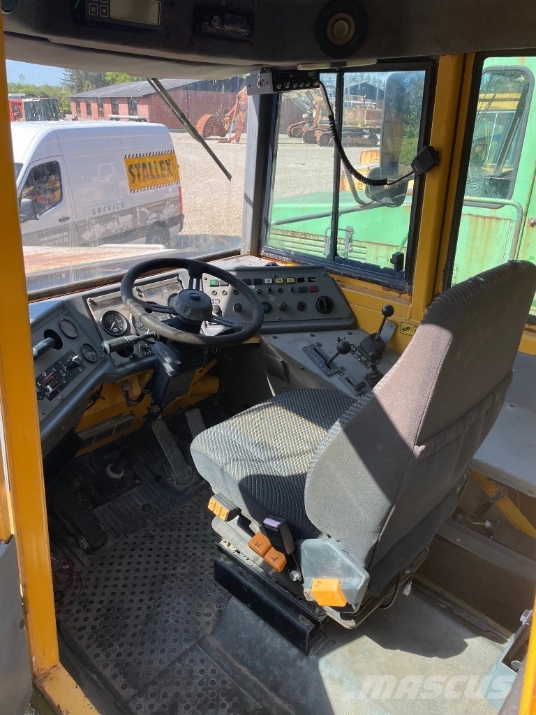 Volvo A25C アーティキュレート式ダンプトラック