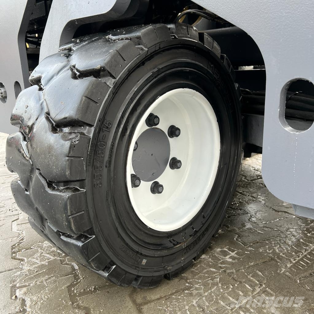 Combilift [DISCOUNT-SALE] C5000 XL *Free Lift* Four-way truck