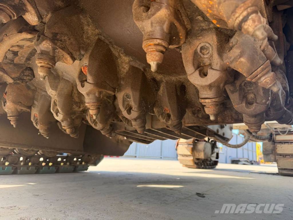 Wirtgen W100 CFI 아스팔트 콜드 밀링 기계