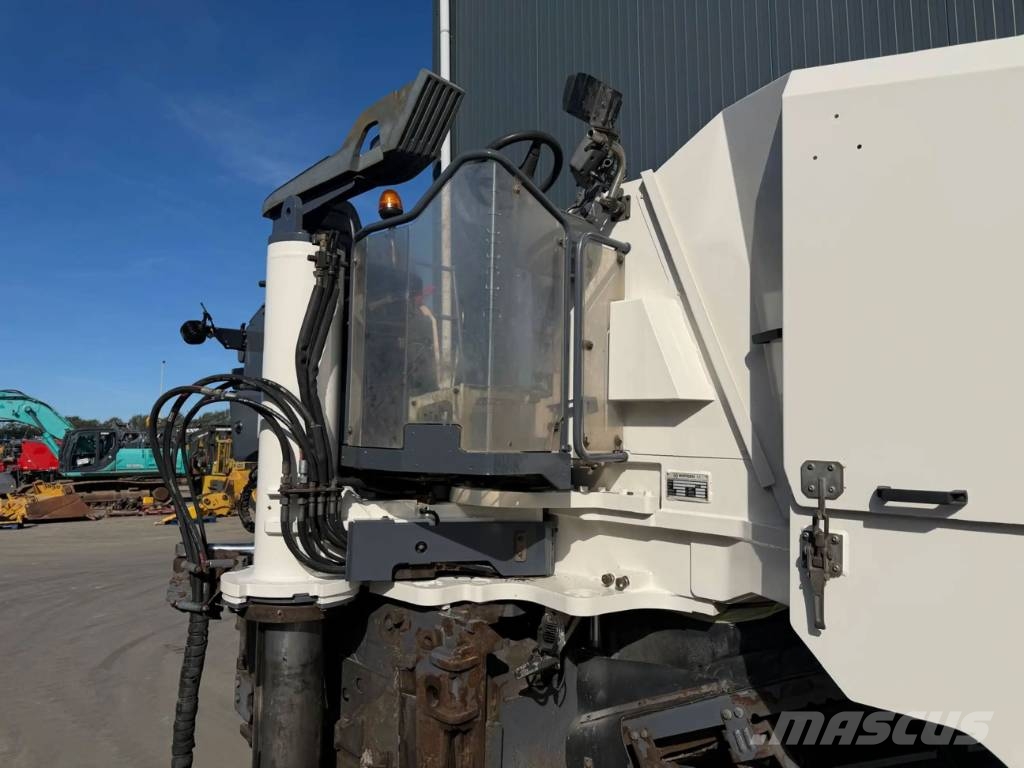 Wirtgen W100 CFI 아스팔트 콜드 밀링 기계