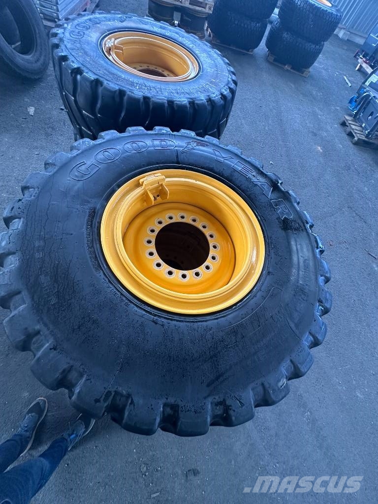 Goodyear 4st beg 20,5R25 däck på fälg L70 L90 Volvo Lastikler