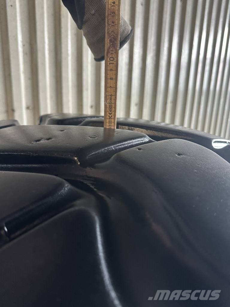 Goodyear 4st beg 20,5R25 däck på fälg L70 L90 Volvo Lastikler
