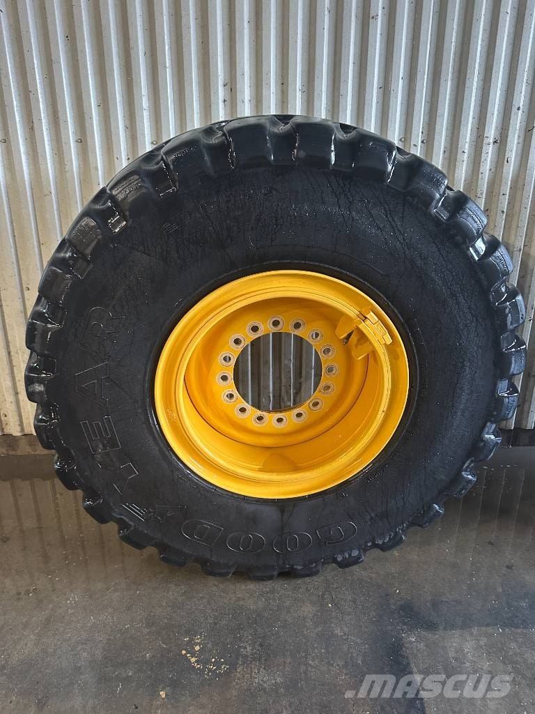 Goodyear 4st beg 20,5R25 däck på fälg L70 L90 Volvo Lastikler