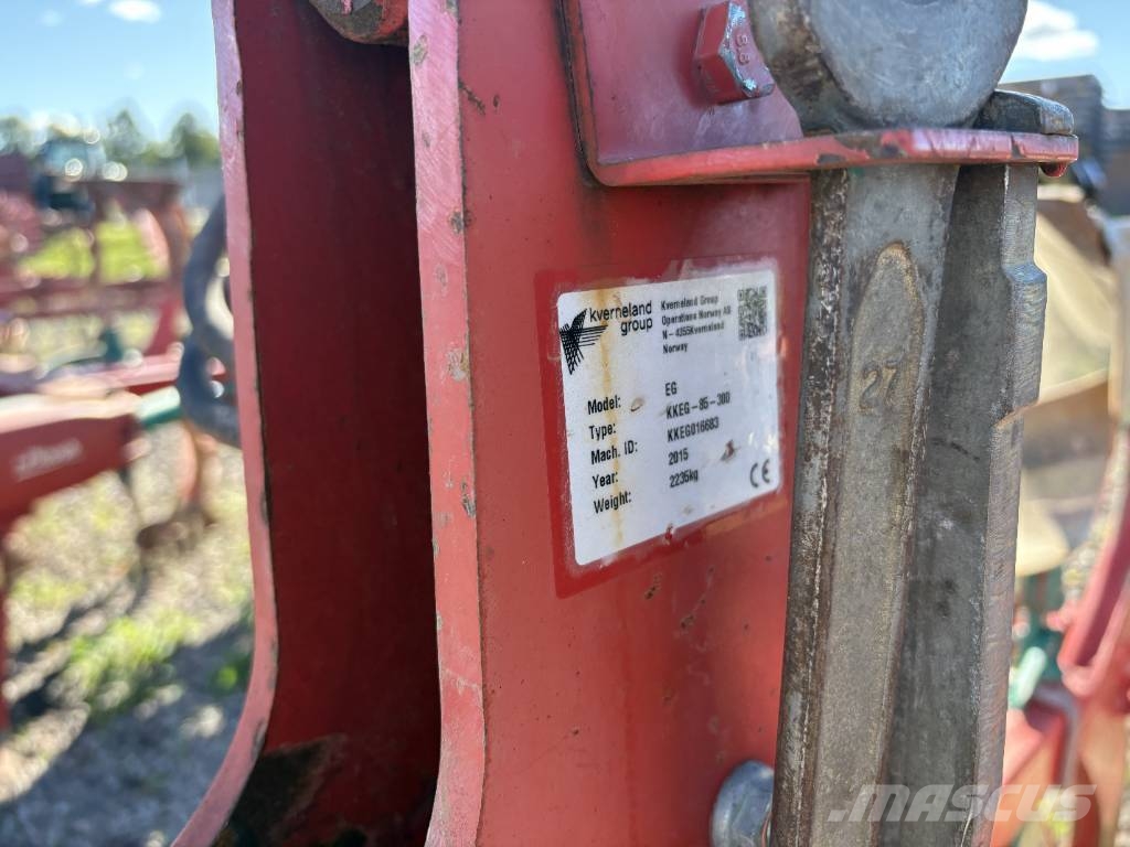 Kverneland EG 85-300 Apverčiamieji plūgai