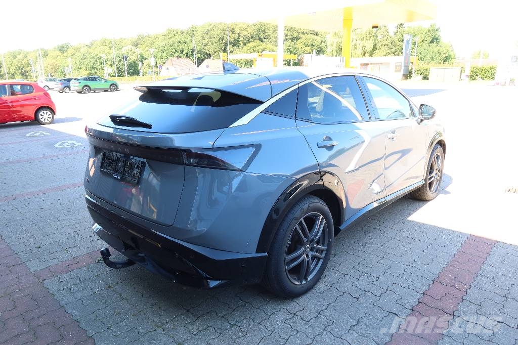 Nissan ARIYA PKWs