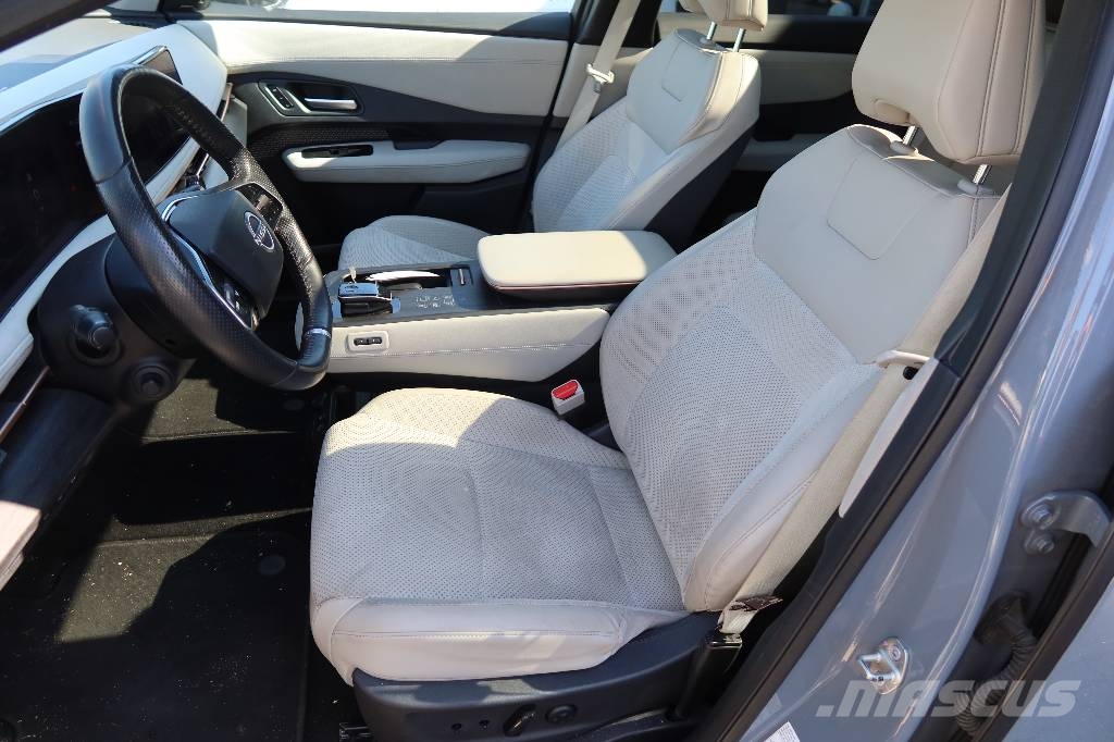 Nissan ARIYA PKWs