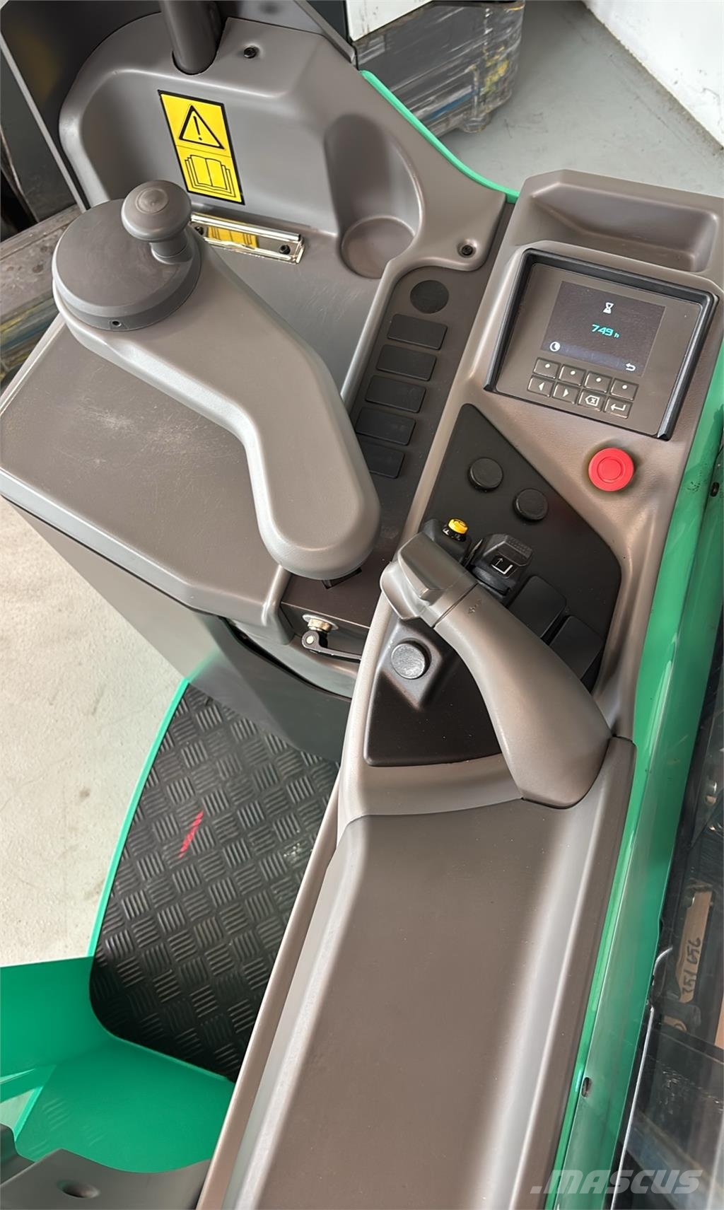 Mitsubishi SBR16N2 شاحنات مناولة ذاتية الدفع