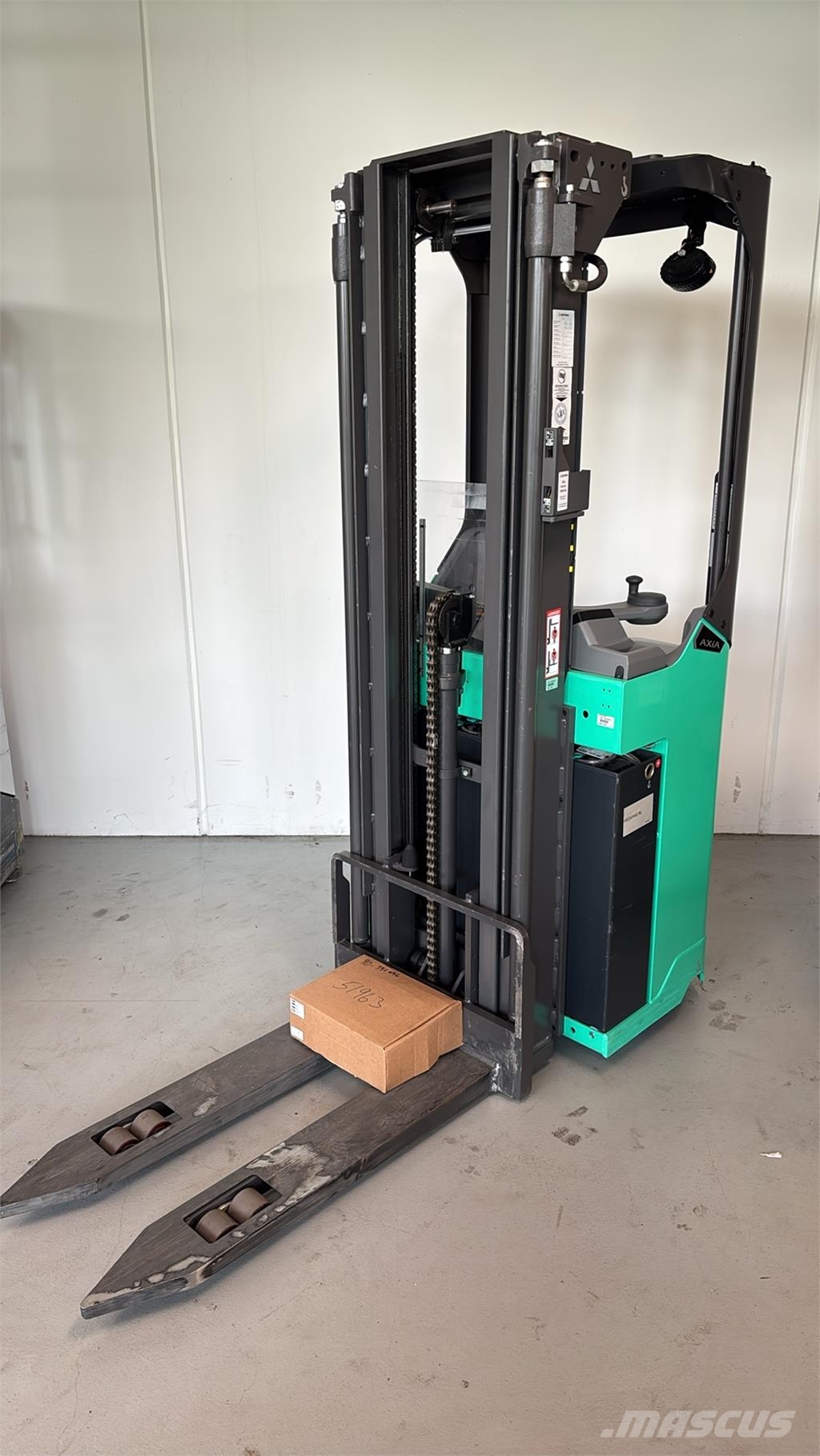 Mitsubishi SBR16N2 Self propelled stackers