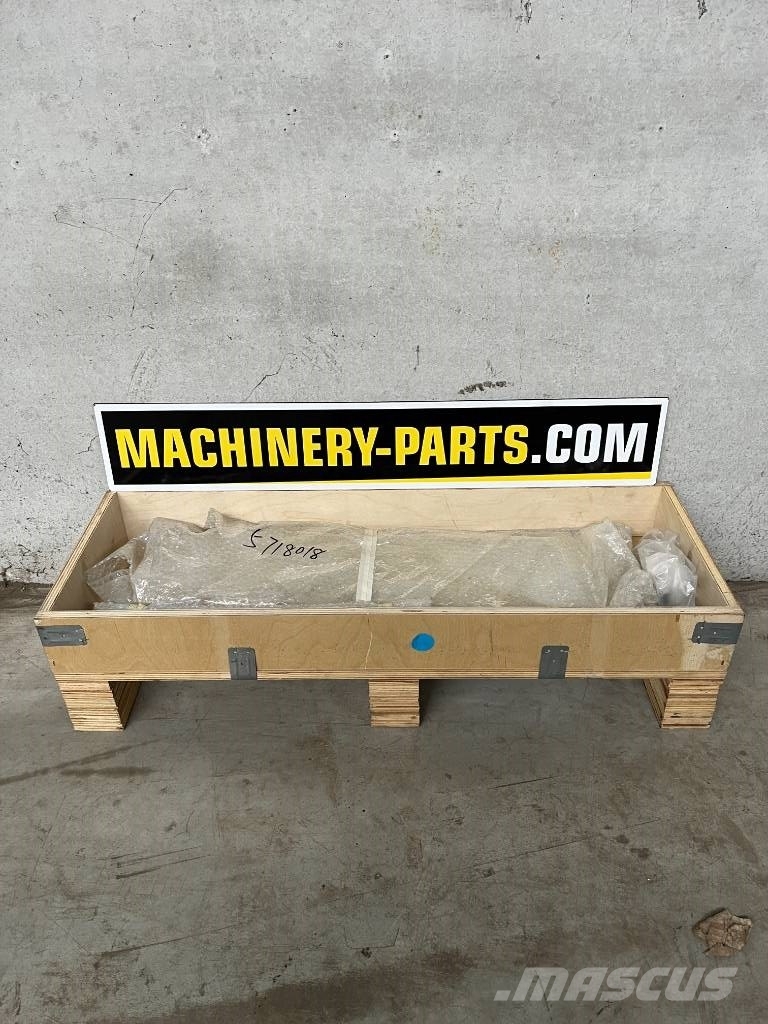 CAT 352 mass boom + stick + cylinders + accessories Sijos ir savivarčiai