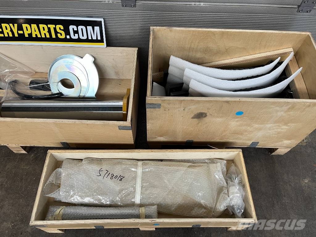 CAT 352 mass boom + stick + cylinders + accessories Sijos ir savivarčiai