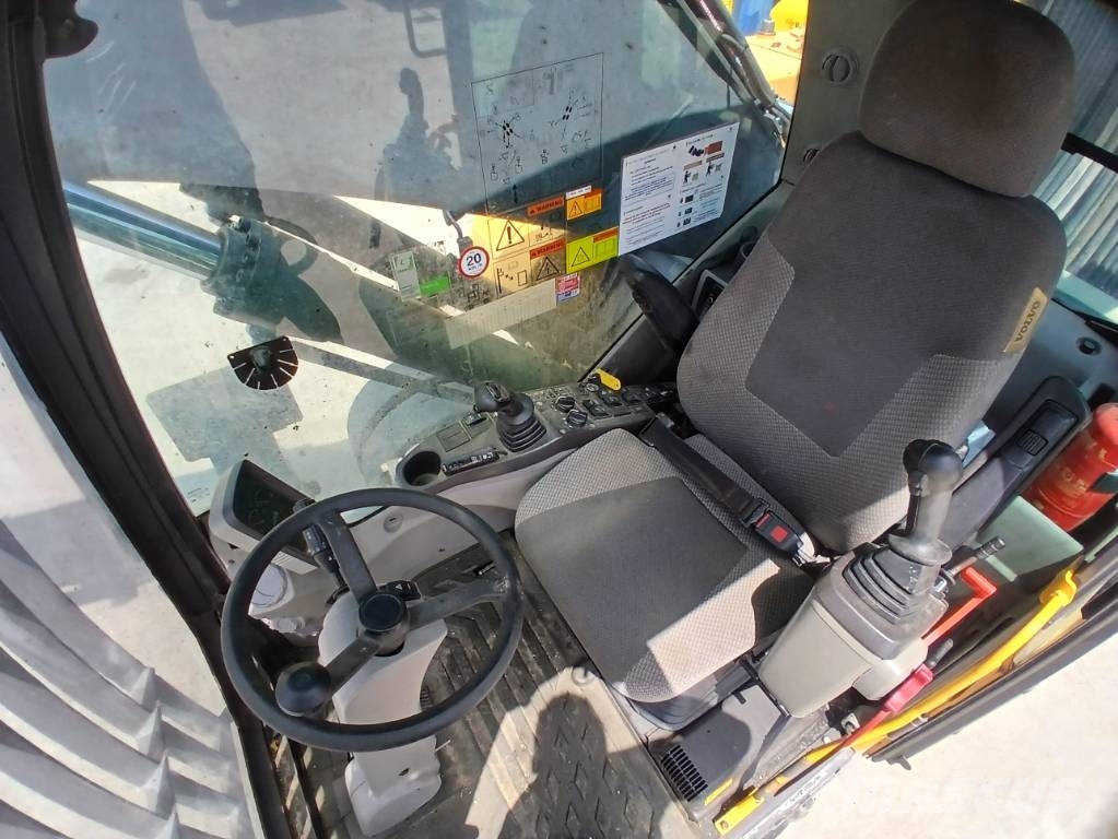 Volvo EW 210 D Excavadoras de ruedas