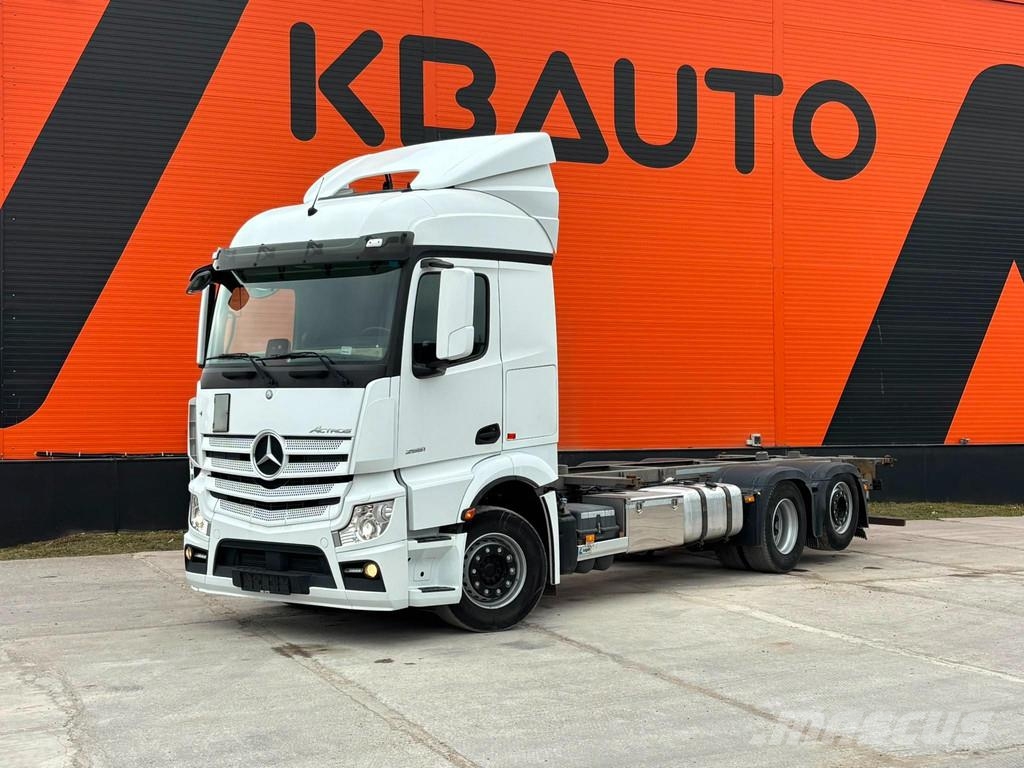 Mercedes-Benz Actros 2551 6x2 ADR / STREAMSPACE Containerwagen