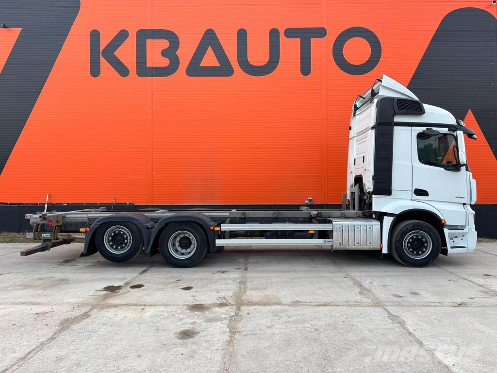 Mercedes-Benz Actros 2551 6x2 ADR / STREAMSPACE Containerwagen