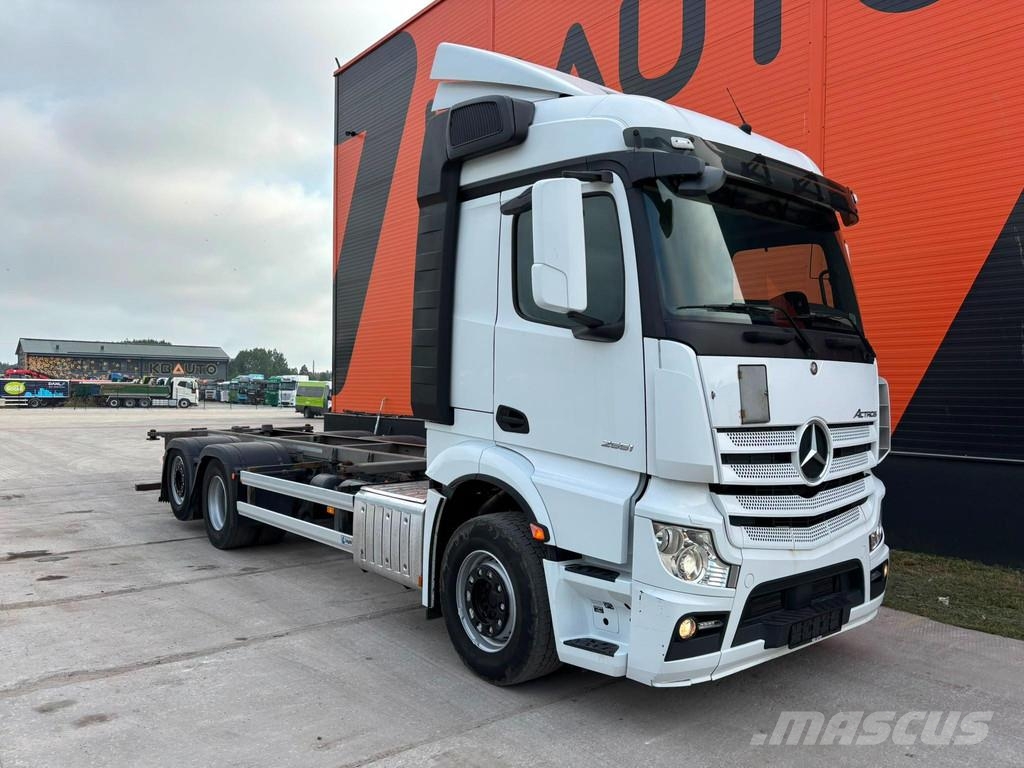 Mercedes-Benz Actros 2551 6x2 ADR / STREAMSPACE Containerwagen