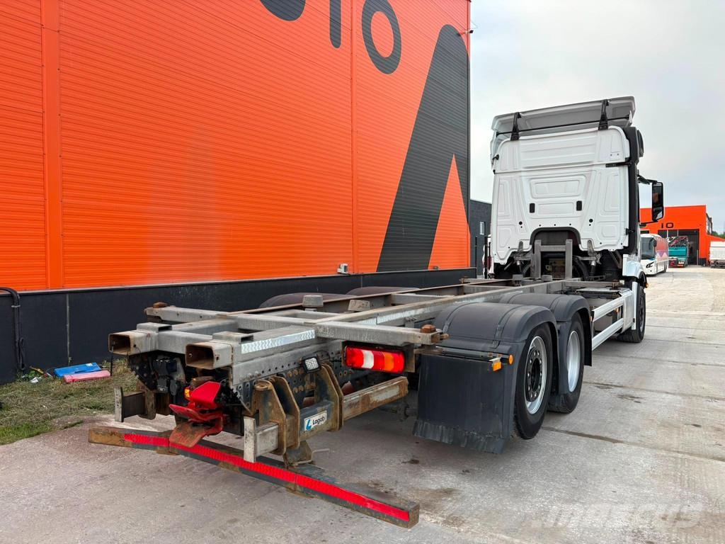 Mercedes-Benz Actros 2551 6x2 ADR / STREAMSPACE Containerwagen